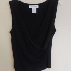 Jones New York black v neck top Size M